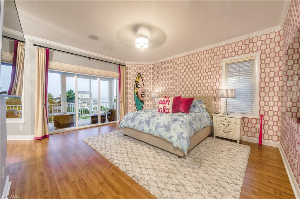 BAREFOOT BEACH - Residential