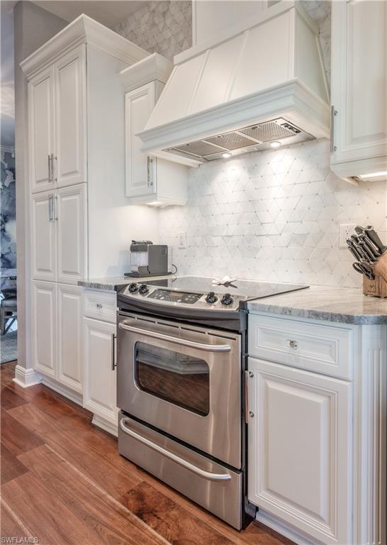 BAREFOOT BEACH - Residential