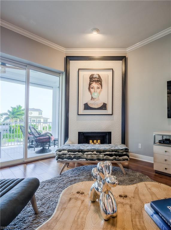 BAREFOOT BEACH - Residential