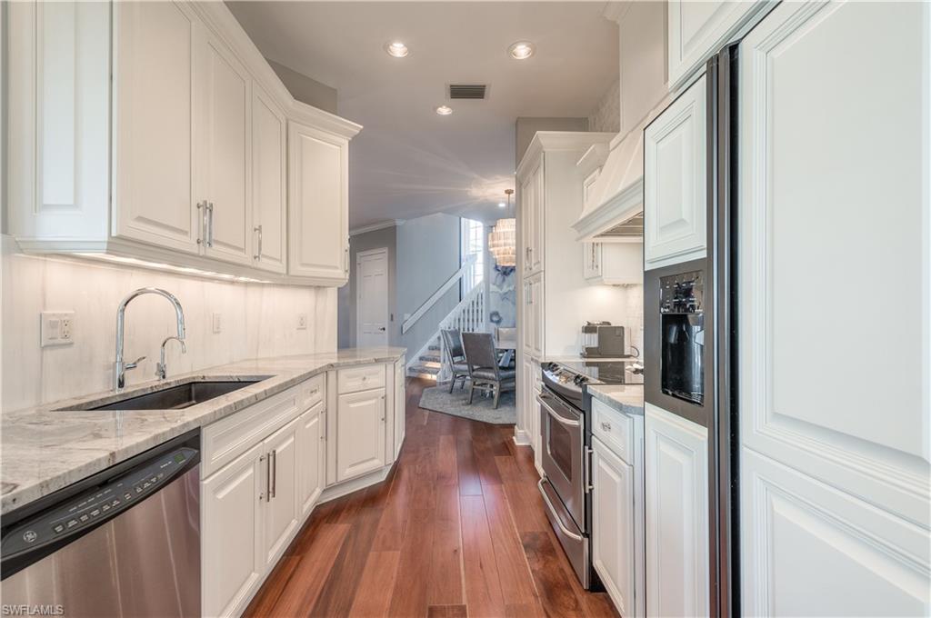 BAREFOOT BEACH - Residential