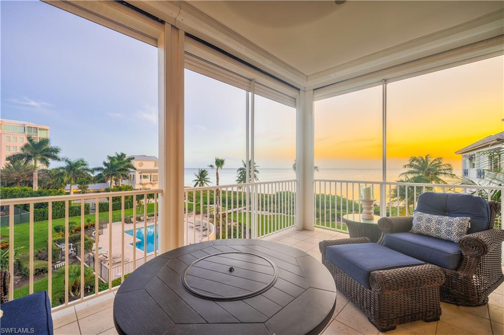 BAREFOOT BEACH - Residential