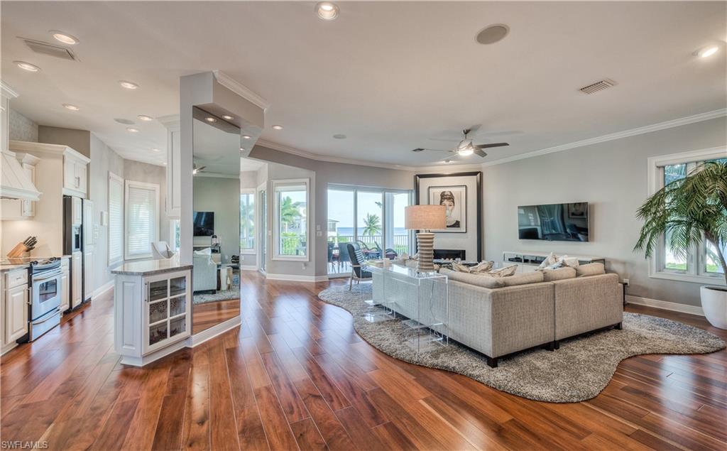 BAREFOOT BEACH - Residential