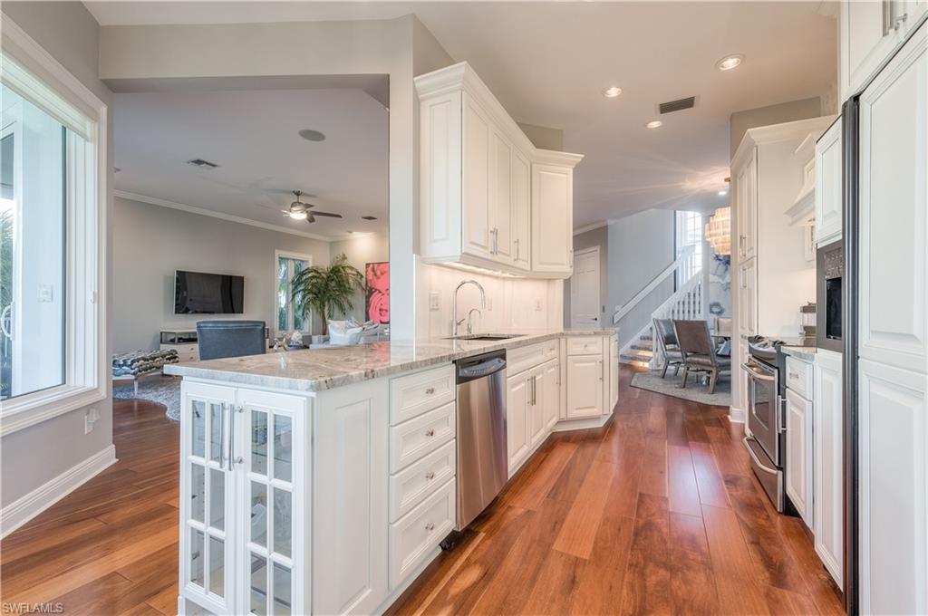 BAREFOOT BEACH - Residential