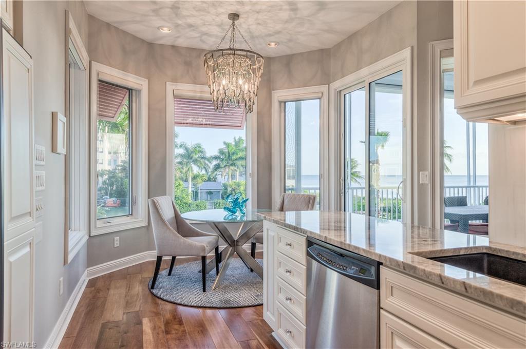 BAREFOOT BEACH - Residential