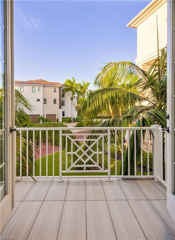 BAREFOOT BEACH - Residential