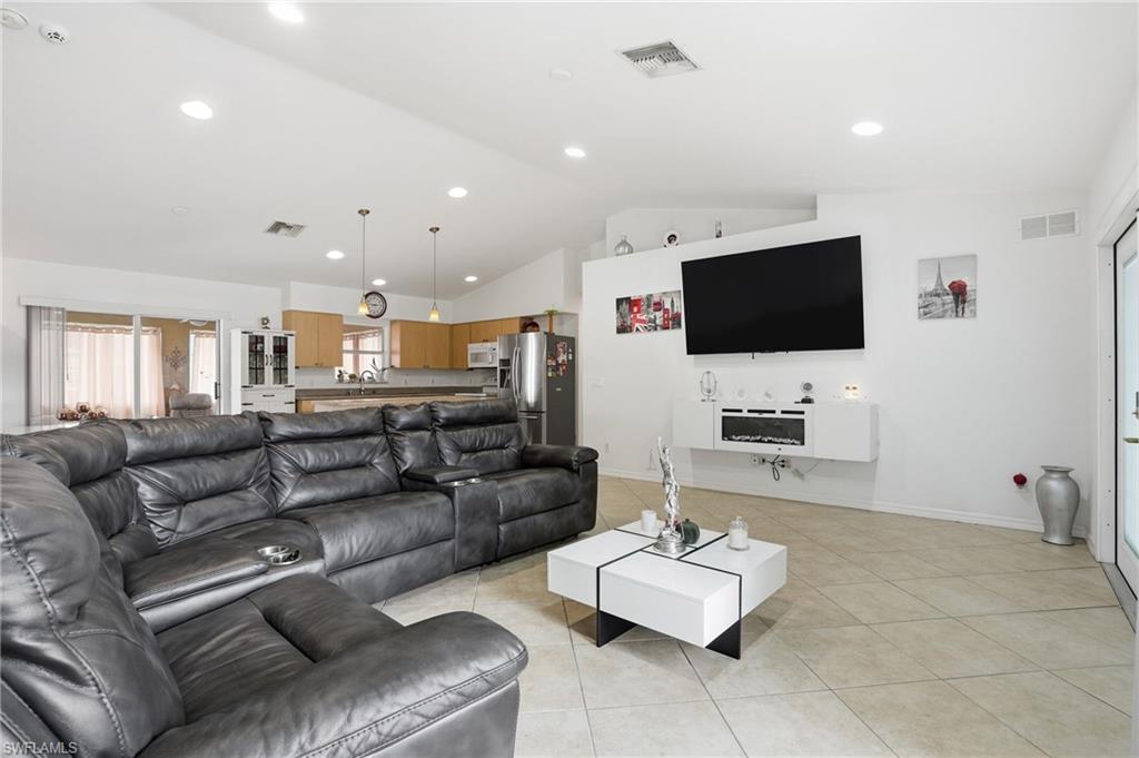 GOLDEN GATE CITY - Residential