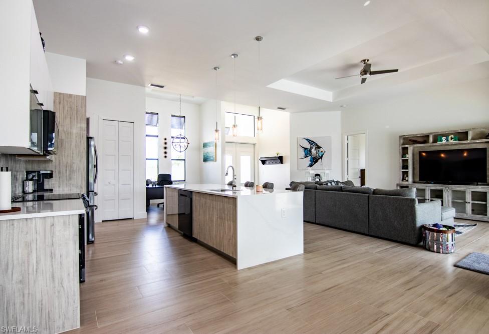 CAPE CORAL - Residential Lease