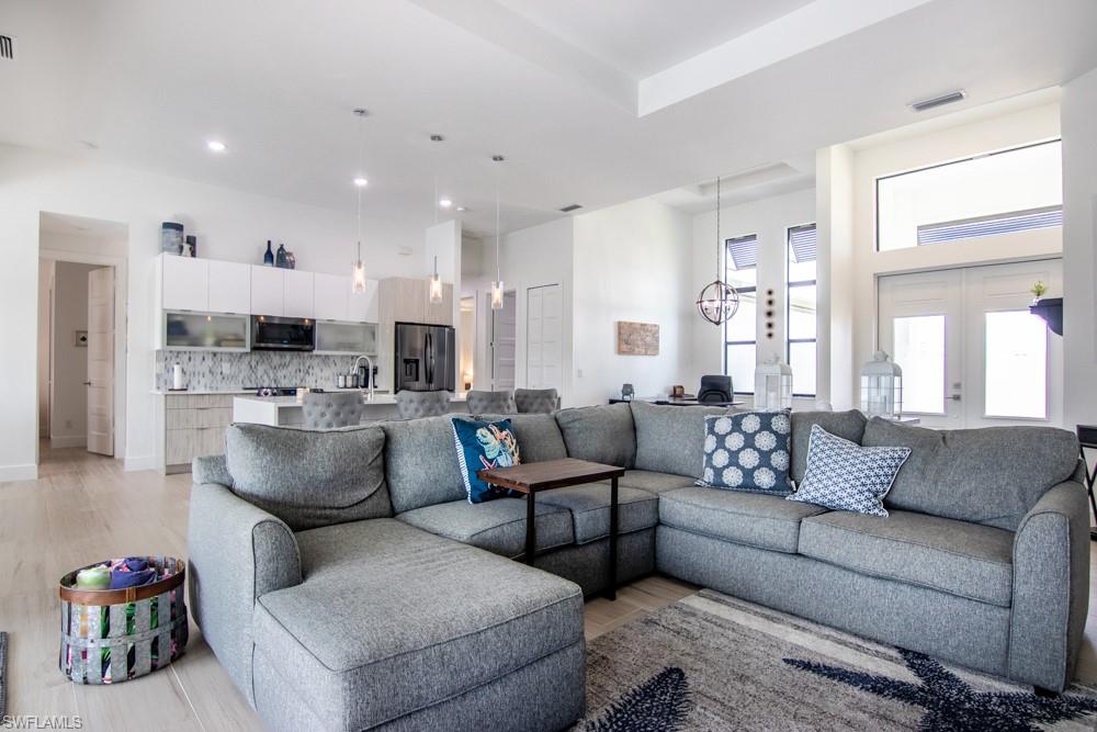 CAPE CORAL - Residential Lease