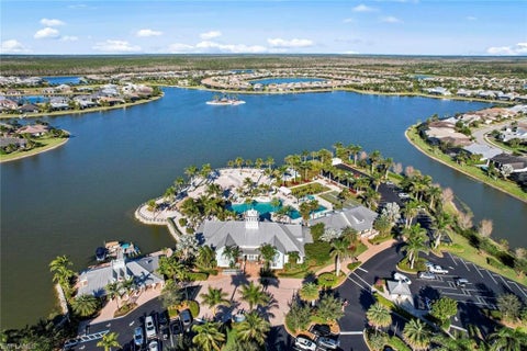Photo of 14731 Edgewater CIR, NAPLES, FL 34114 (MLS # 226036537)