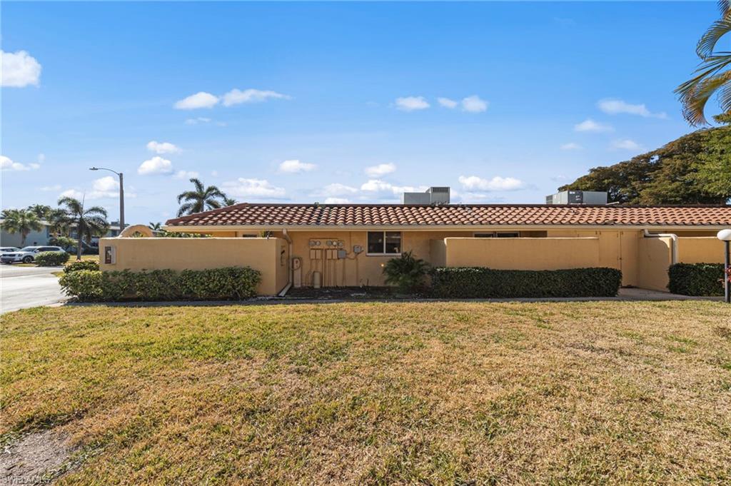 GLADES COUNTRY CLUB - Residential