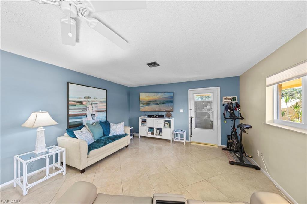 GLADES COUNTRY CLUB - Residential