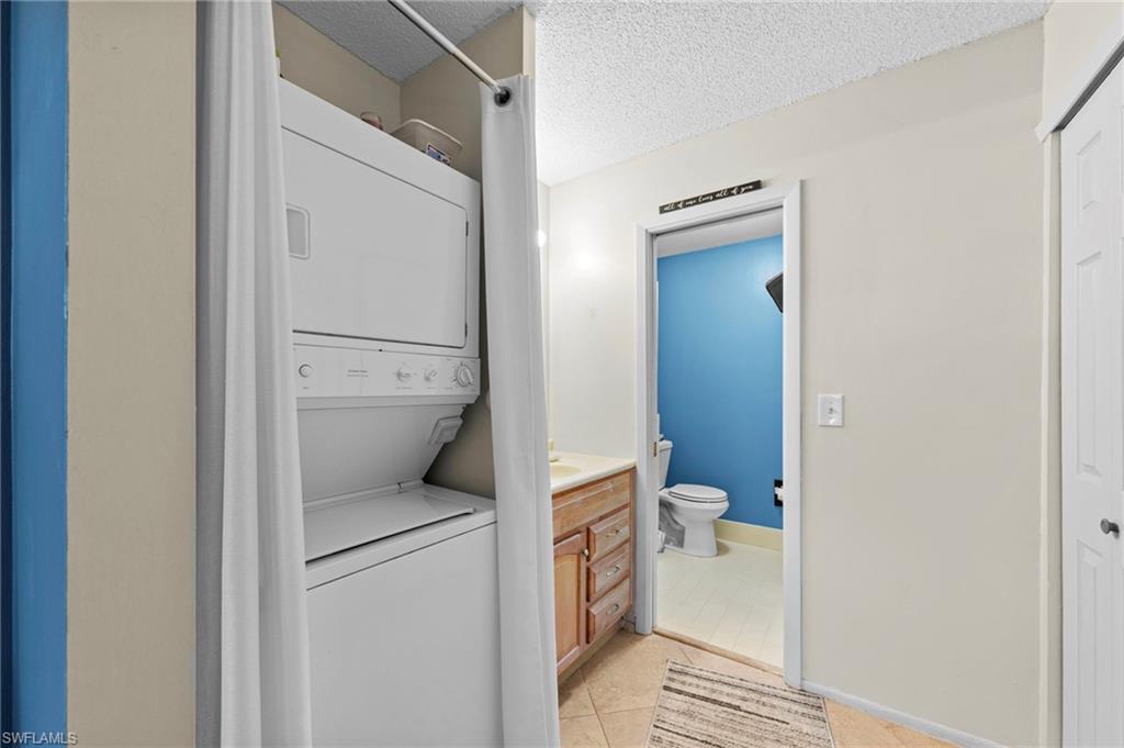 GLADES COUNTRY CLUB - Residential