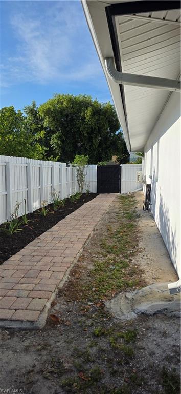 GOLDEN GATE CITY - Residential