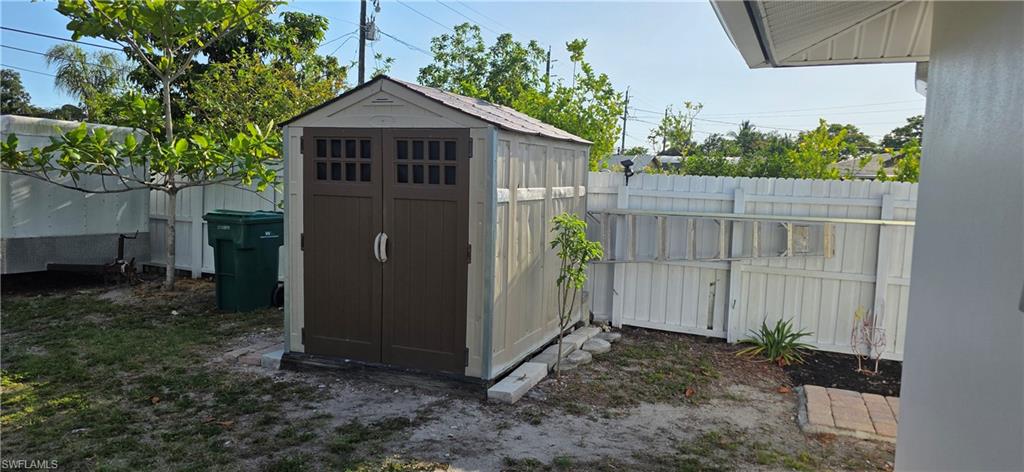 GOLDEN GATE CITY - Residential