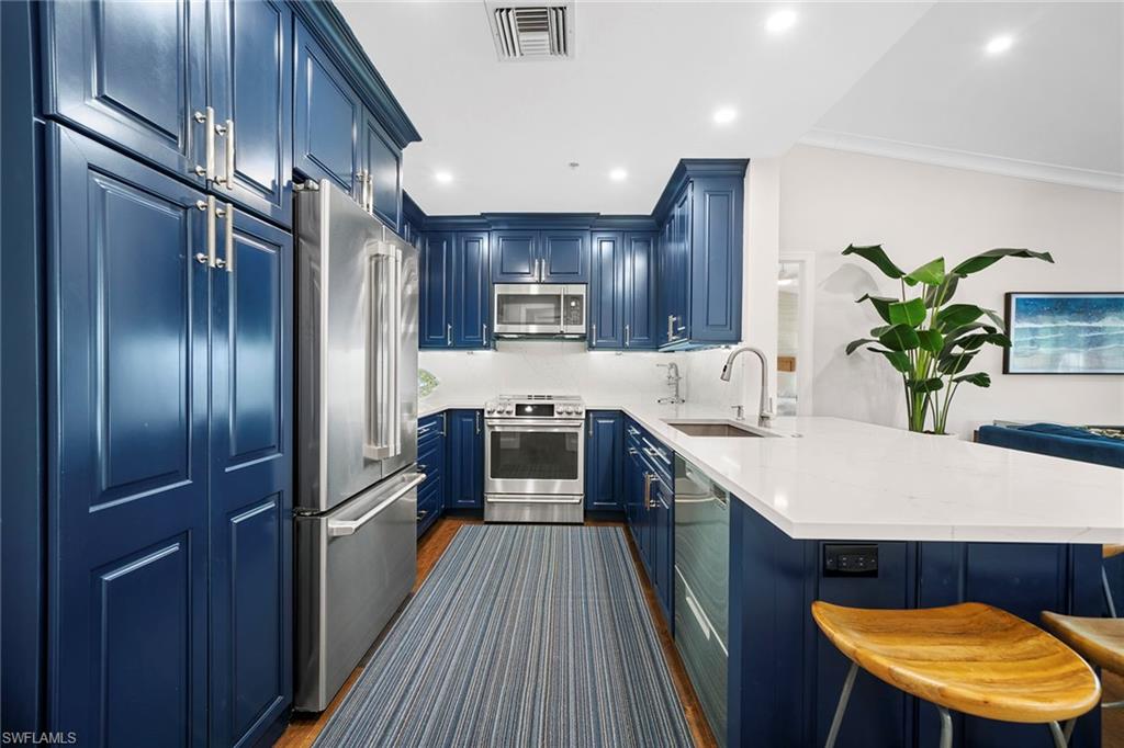 DRIFTWOOD OF OLDE NAPLES - Residential