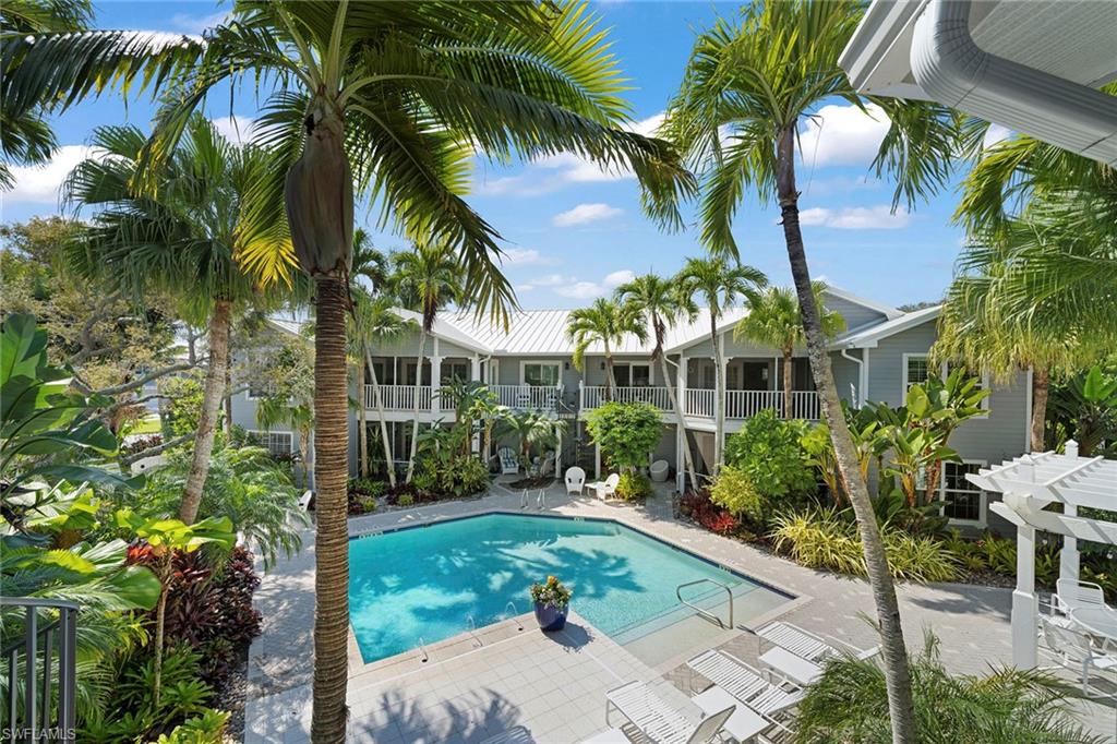 DRIFTWOOD OF OLDE NAPLES - Residential