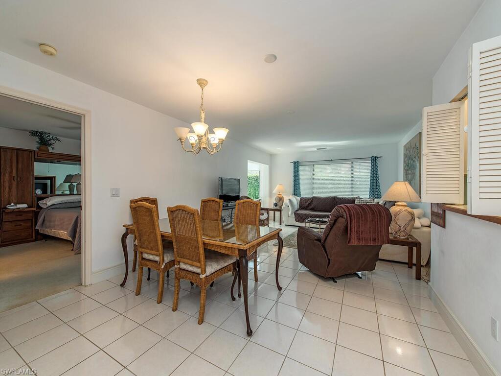 COURTSIDE COMMONS - Residential