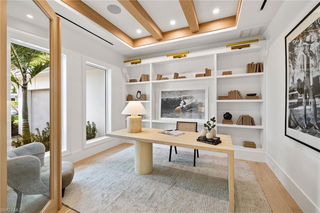 MOORINGS - Residential