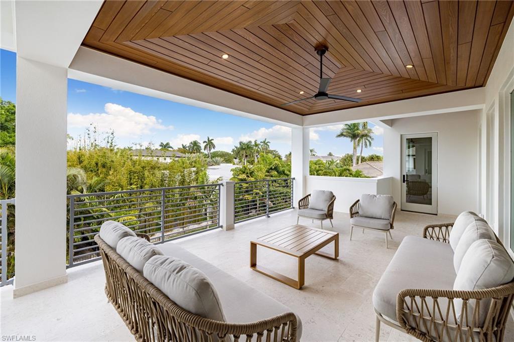 MOORINGS - Residential