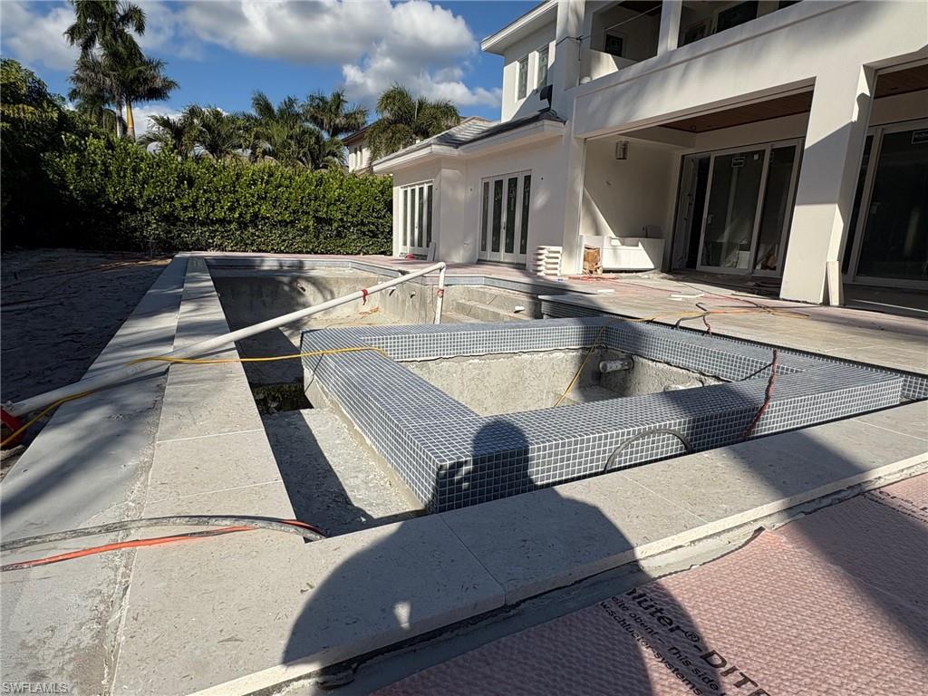 MOORINGS - Residential