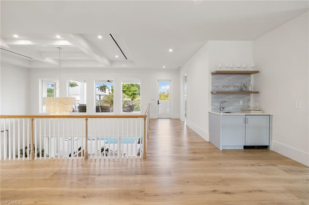 MOORINGS - Residential