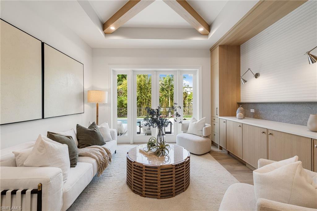 MOORINGS - Residential