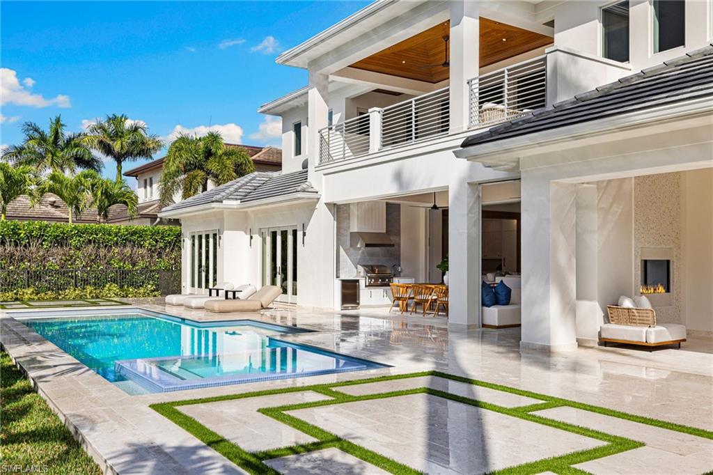 MOORINGS - Residential