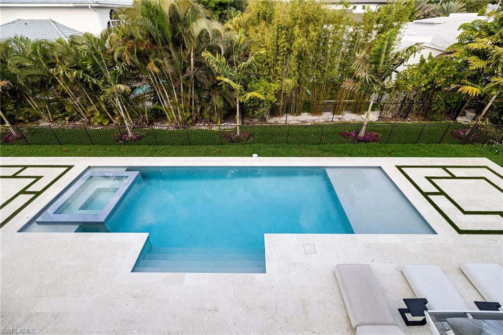 MOORINGS - Residential