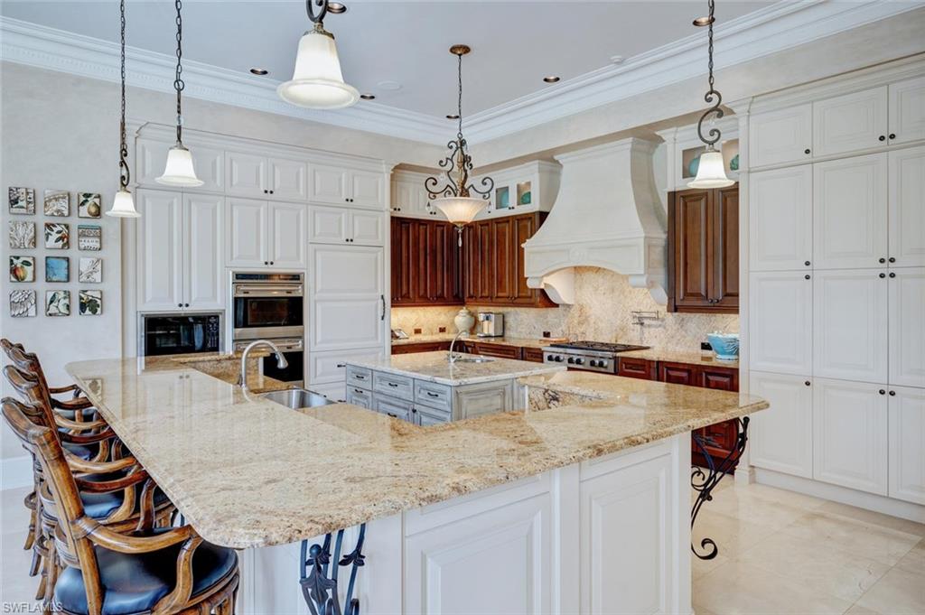 LAUREL OAKS AT WEST BAY CLUB - Residential