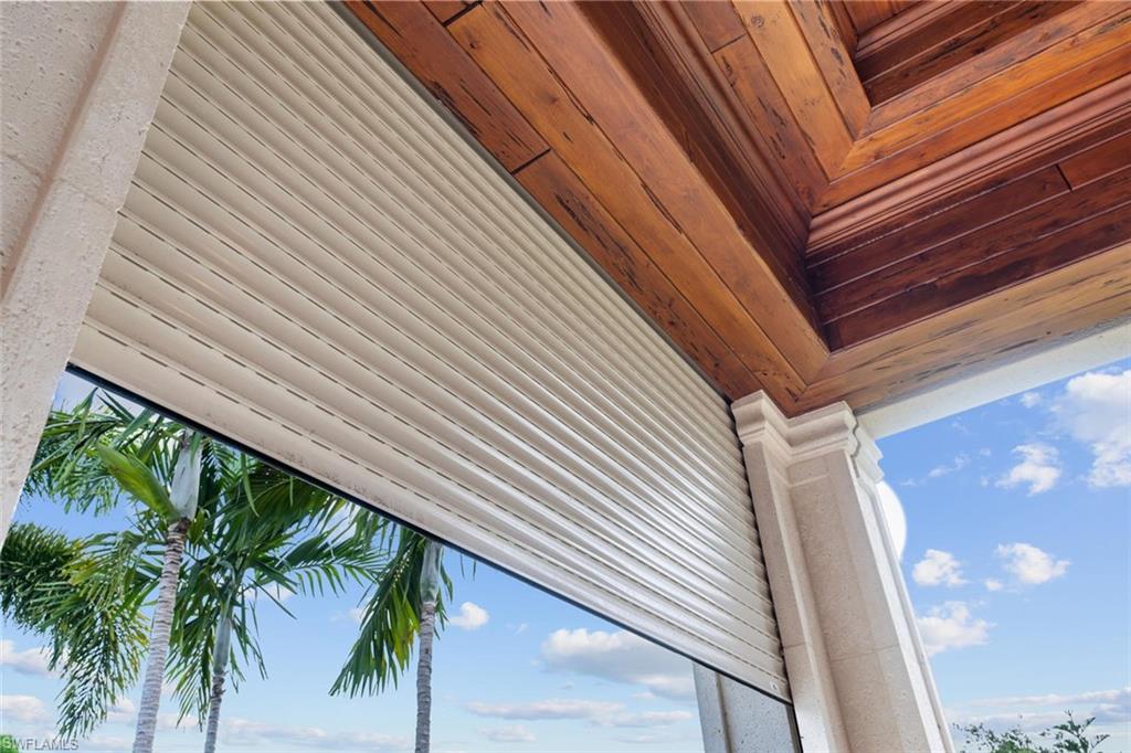 LAUREL OAKS AT WEST BAY CLUB - Residential