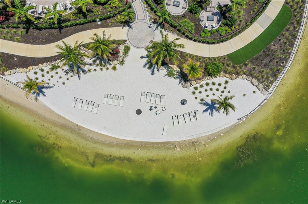 ESPLANADE LAKE CLUB - Residential