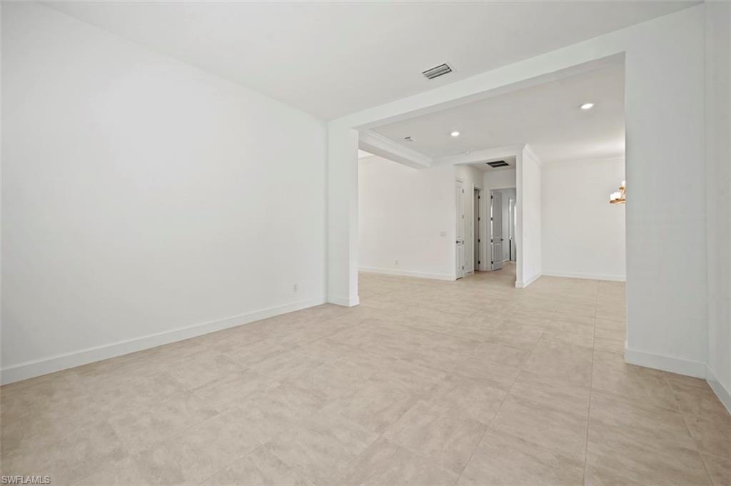 ESPLANADE LAKE CLUB - Residential