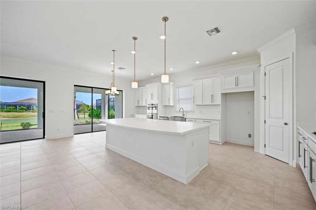 ESPLANADE LAKE CLUB - Residential