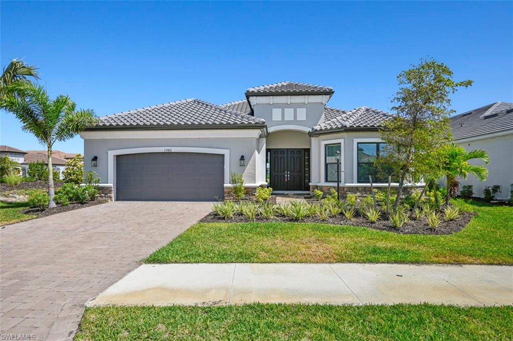 ESPLANADE LAKE CLUB - Residential