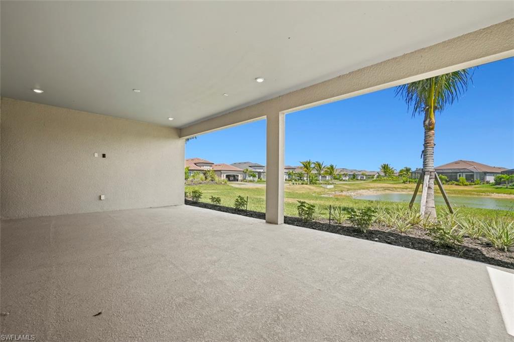 ESPLANADE LAKE CLUB - Residential