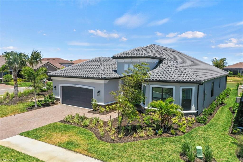 ESPLANADE LAKE CLUB - Residential