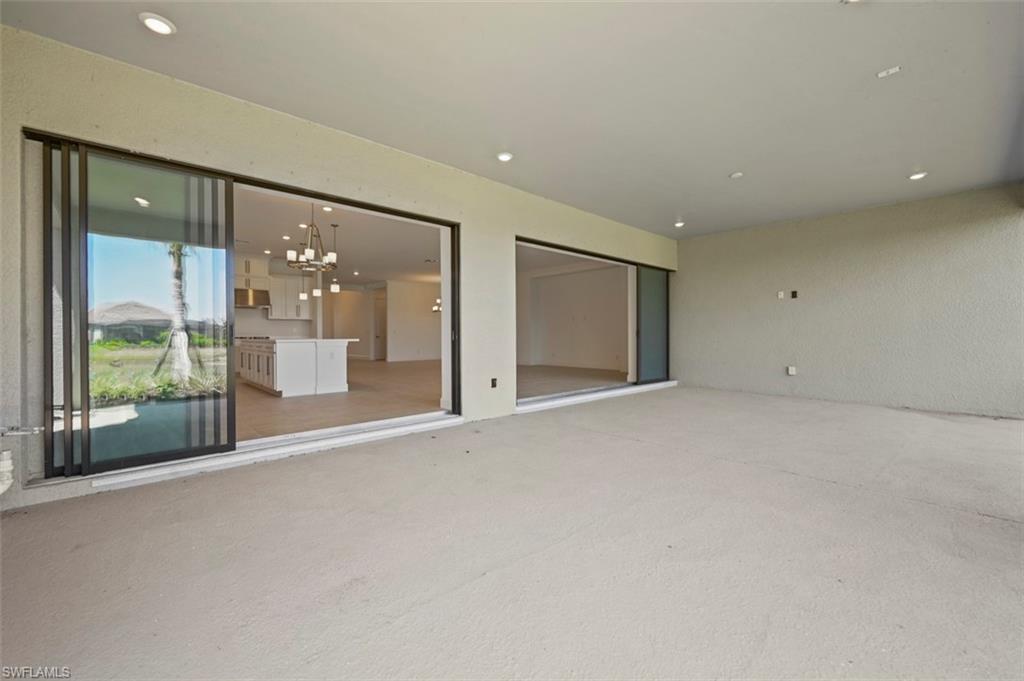 ESPLANADE LAKE CLUB - Residential