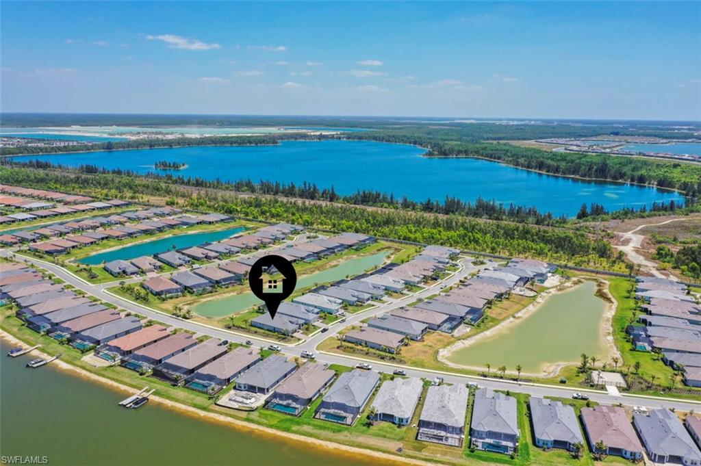 ESPLANADE LAKE CLUB - Residential