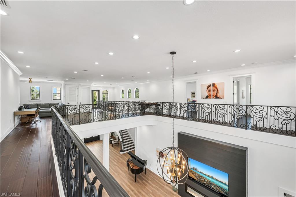 LIVINGSTON WOODS - Residential