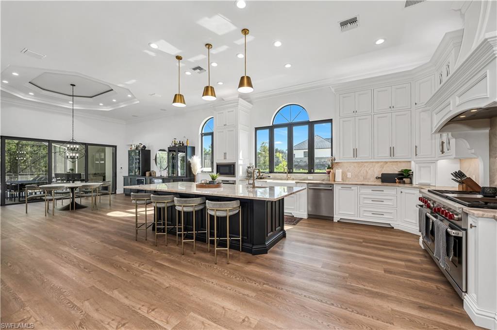 LIVINGSTON WOODS - Residential