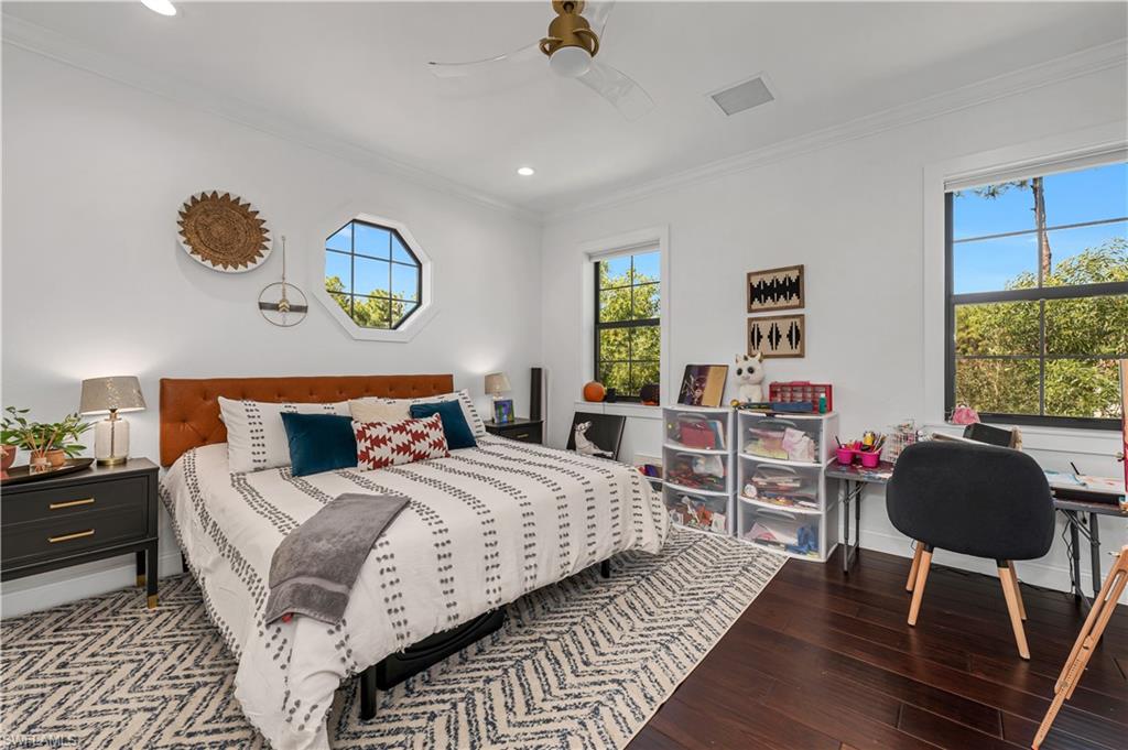 LIVINGSTON WOODS - Residential