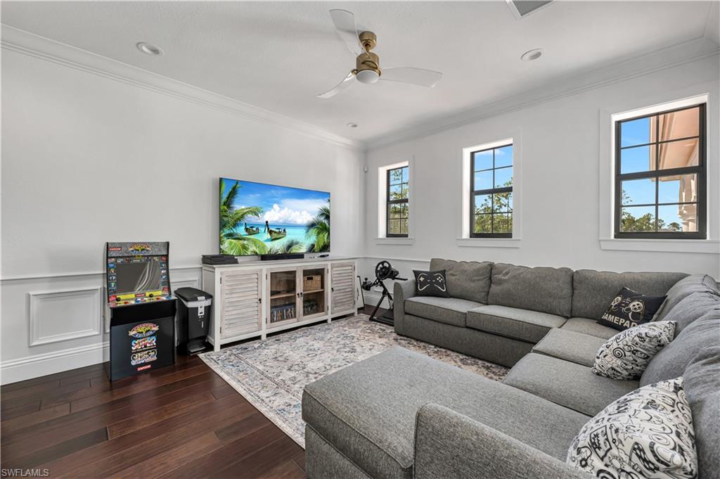 LIVINGSTON WOODS - Residential