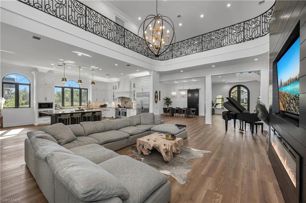 LIVINGSTON WOODS - Residential