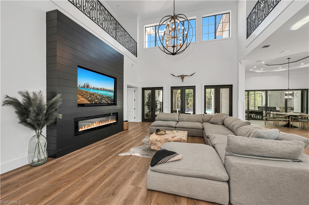 LIVINGSTON WOODS - Residential