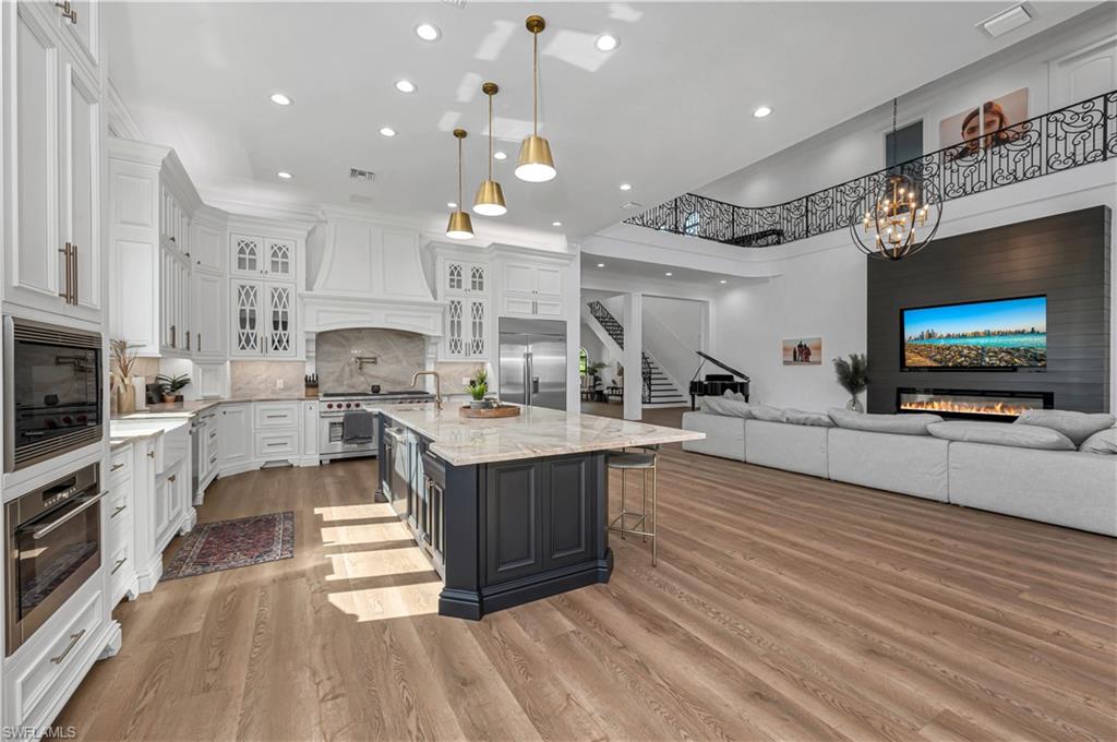 LIVINGSTON WOODS - Residential