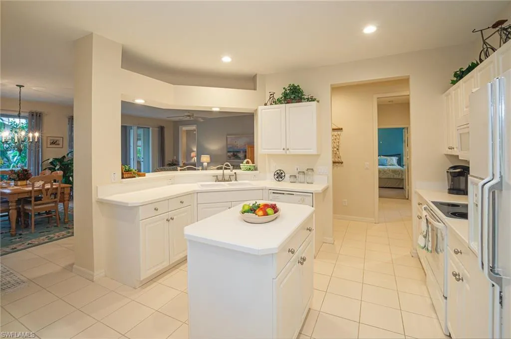 Naples, Florida 34112, United States, 3 Bedrooms Bedrooms, ,2 BathroomsBathrooms,Residential,Contingent,53685