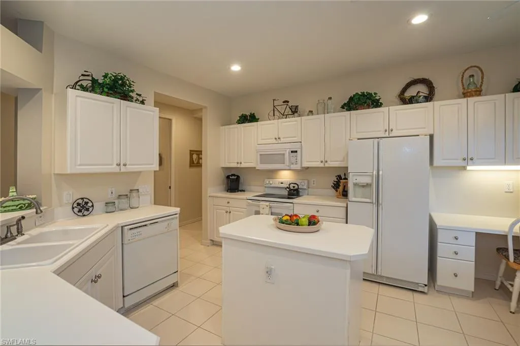 Naples, Florida 34112, United States, 3 Bedrooms Bedrooms, ,2 BathroomsBathrooms,Residential,Contingent,53685