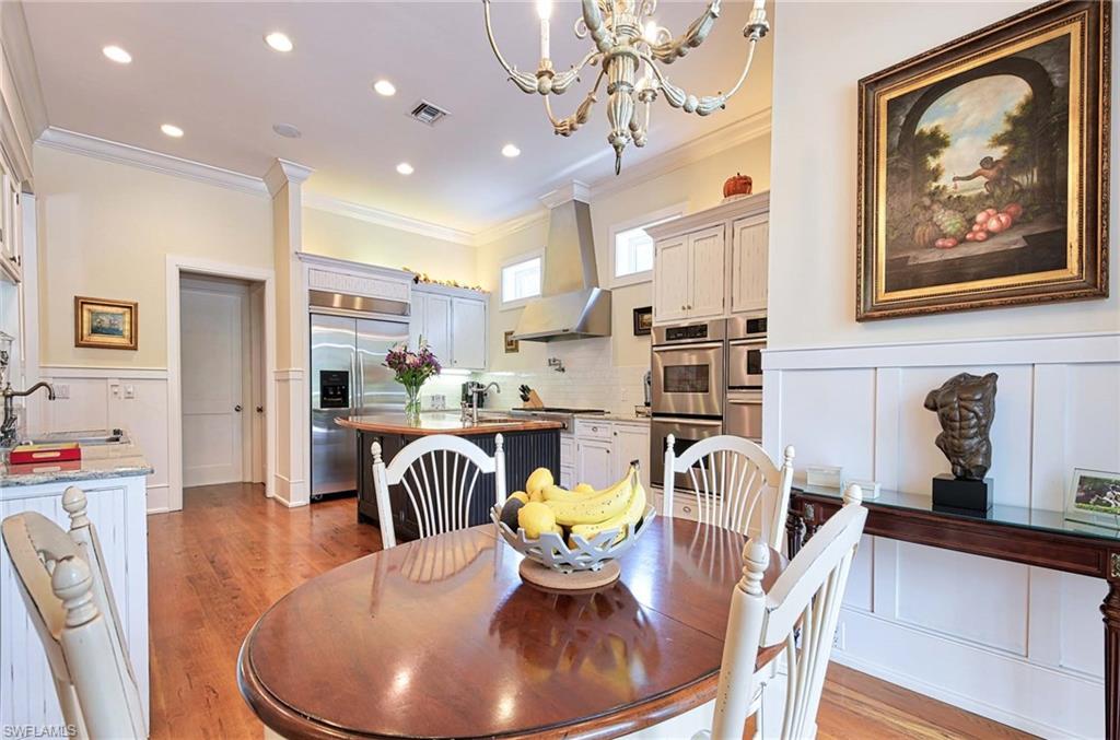 MOORINGS - Residential