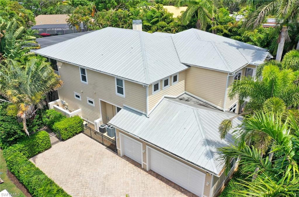 MOORINGS - Residential