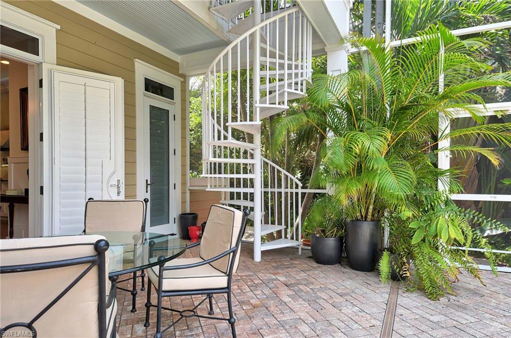 MOORINGS - Residential